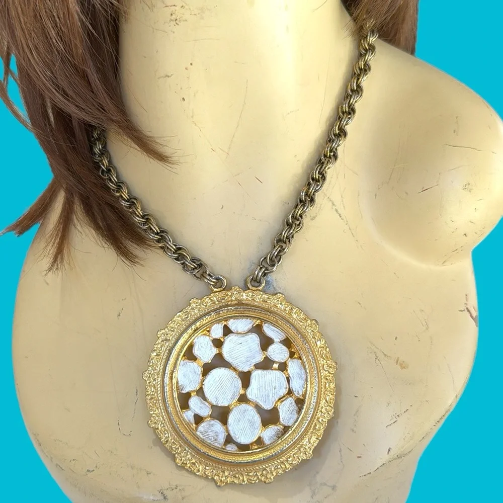 💗ORIGINAL BY‎ ROBERT LARGE GOLD PENDANT  WHITE ENAMEL LONG BYZANTINE ROPE CHAIN